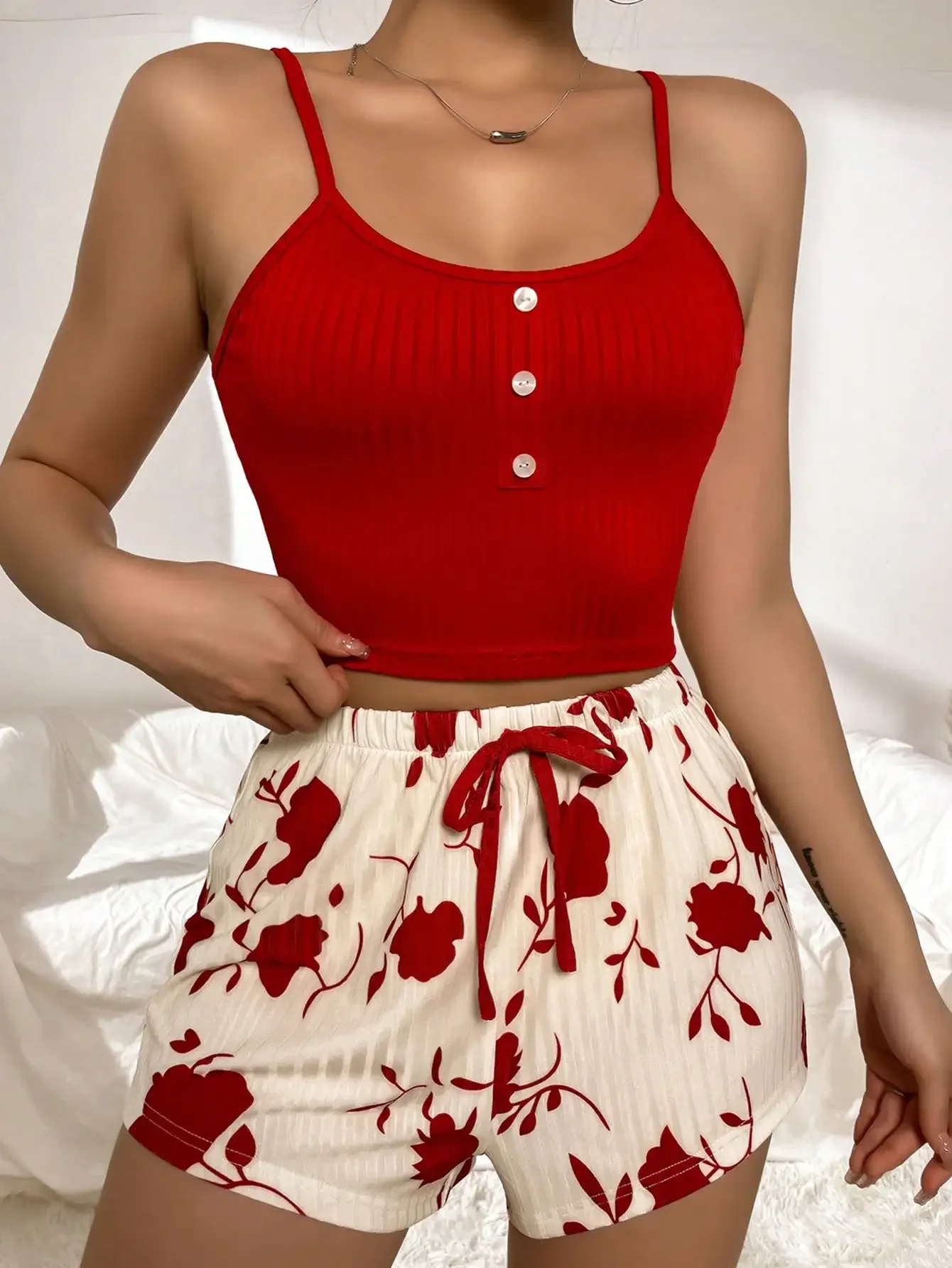 

Women's Pyjamas Summer Short Sleeveless Groove Knitted Button Camisole Top and Printed Elastic Shorts Women Two-Piece Pajama Set