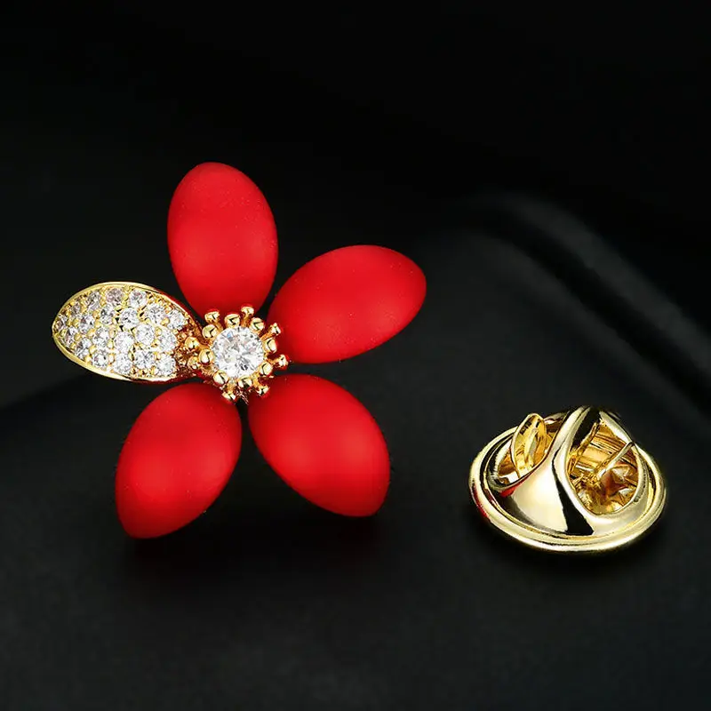 Red small brooch with diamonds, five petal flower buckle, fixed clothing, dress, collar, needle, suit, chest flower