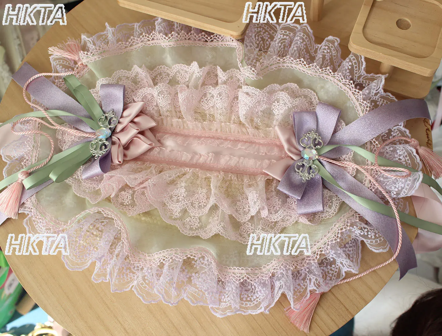 

Шляпа Лолита ручной работы, плоская, в стиле Sweet Fairy, с бантом в цветах лотоса, модные головные уборы Лолита BNT для женщин и девушек, красивые аксессуары для одежды, кепка