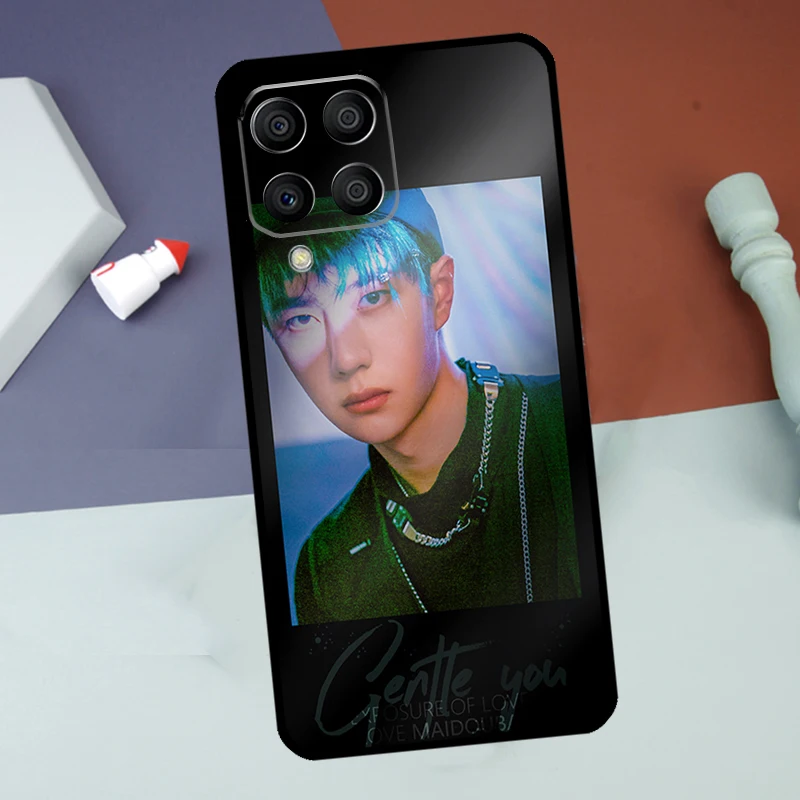 حافظة Wang Yibo الجامحة لهاتف سامسونج جالاكسي M15 M35 M55 M12 M13 M14 M34 M54 M33 M53 M21 M31 M11 M32 M52 M06 M16 #4