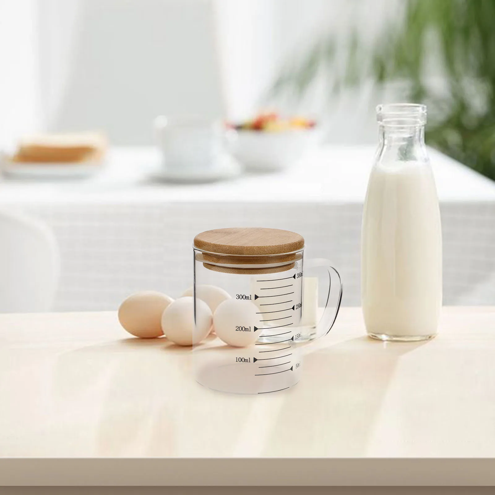 

Glass Measuring Cup Bamboo Handle Clear Large Capacity Thickened Glass for Baking Milk Coffee Measuring Cup Cups with Scale