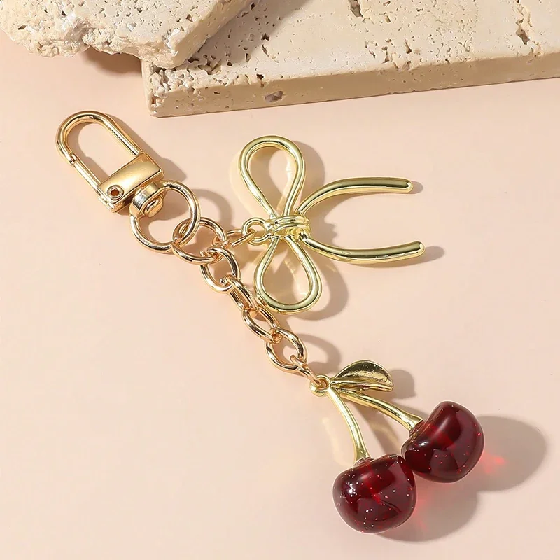 Llavero con colgante de cereza para mujer, decoración de bolso bonito, joyería multifuncional, accesorios para llaves de coche, llavero con dije de moda Бneenк