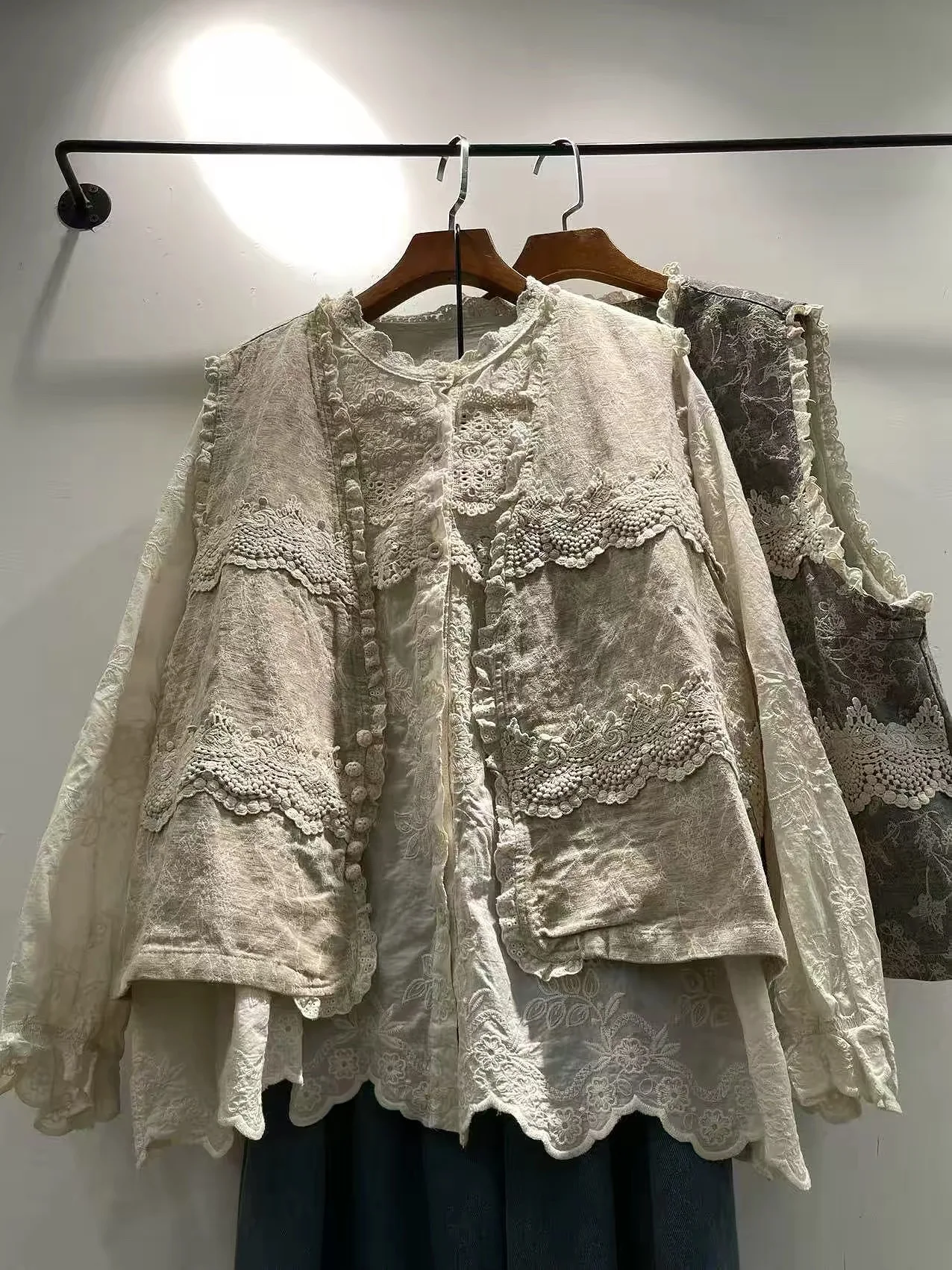 Women Japanese Style Sleeveless Vest Floral Embroidery Lace Patchwork Waistcoat Mori Girl Ruffle Trim Bohemian Cottagecore Vest
