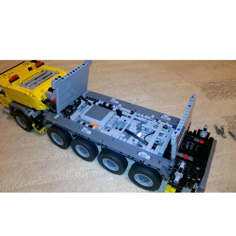 MOC-72302 Geel Nieuw Model Stedelijke Bouw RC Gemotoriseerde Kraan 2597 Onderdelen Educatief Jongen Kinderen Verjaardag Bouwstenen Speelgoed Geschenken