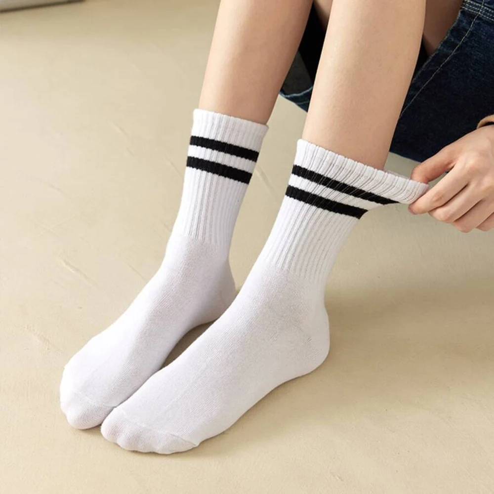 4 Pairs Women Mid Length Socks Simple Versatile Casual Black White Striped Breathable High-Quality Casual Round Neck Socks