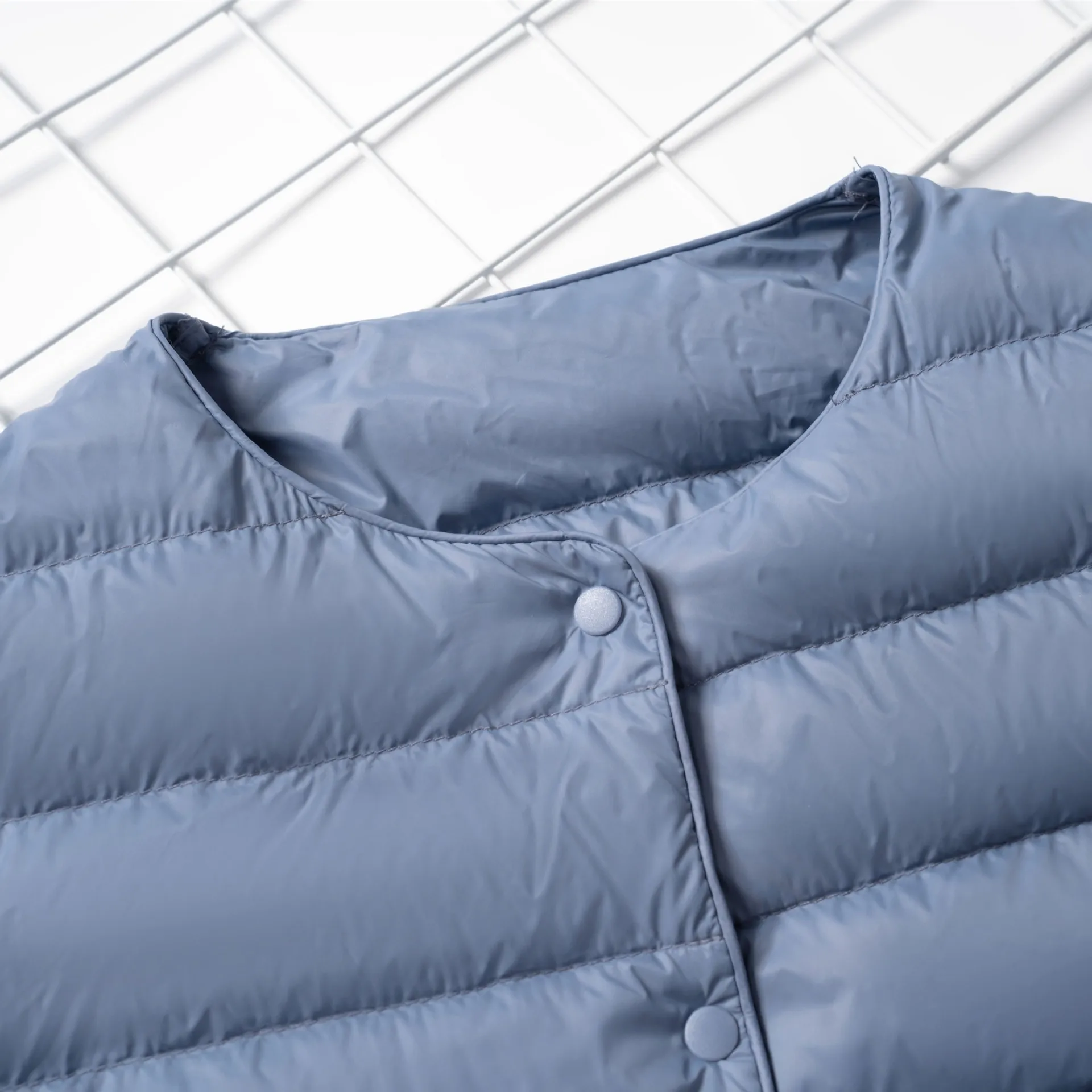 Lightweight White Duck down Jacket Women's round Neck Short Coat Warm Simple Fashion Outerwear Thin Winter Clothes New Style