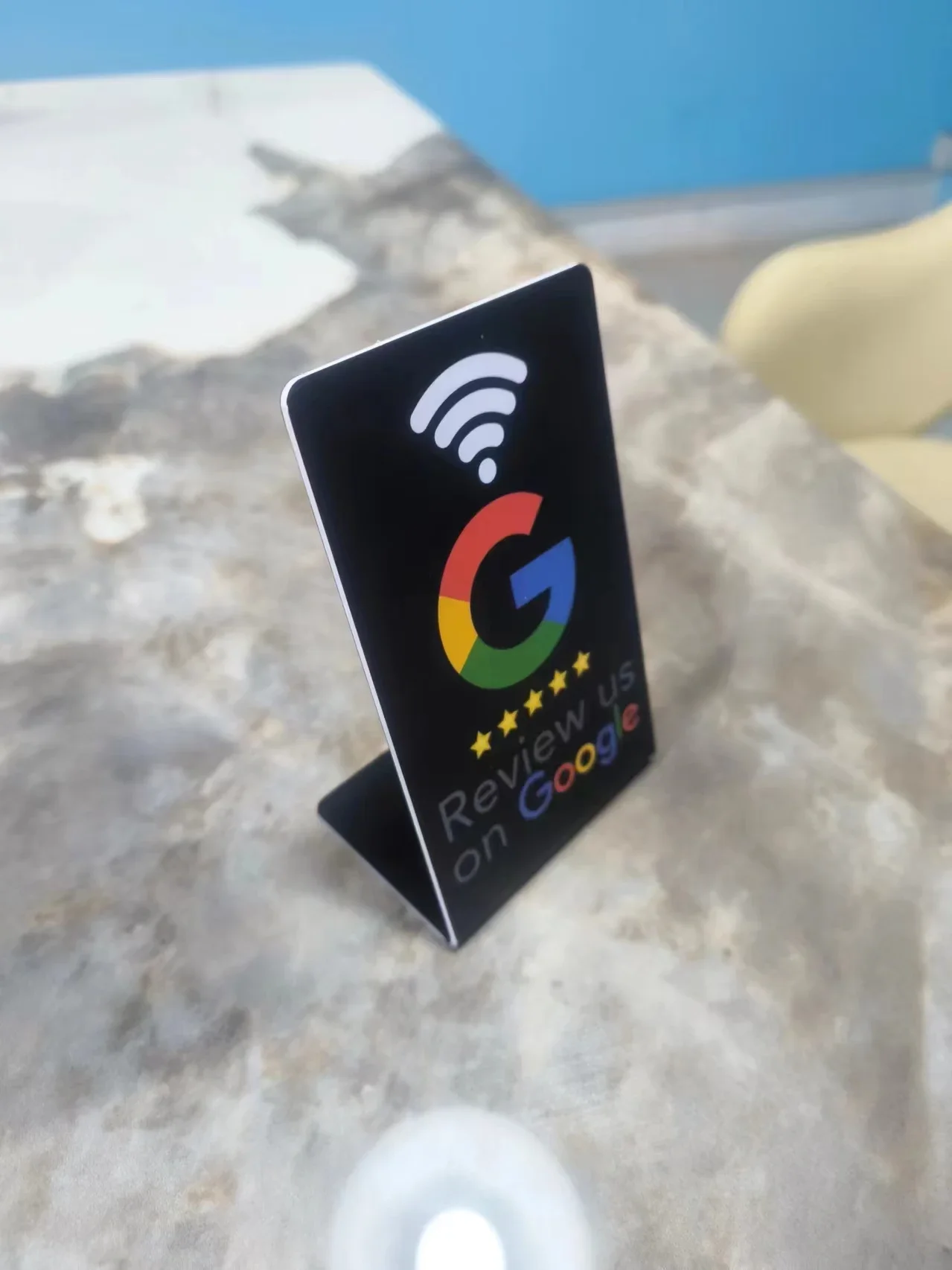 13,56 MHz programmierbare Google Review Card NFC-Stationstisch NFC Google Reviews Display Biegekarte stehende Markenhalterung