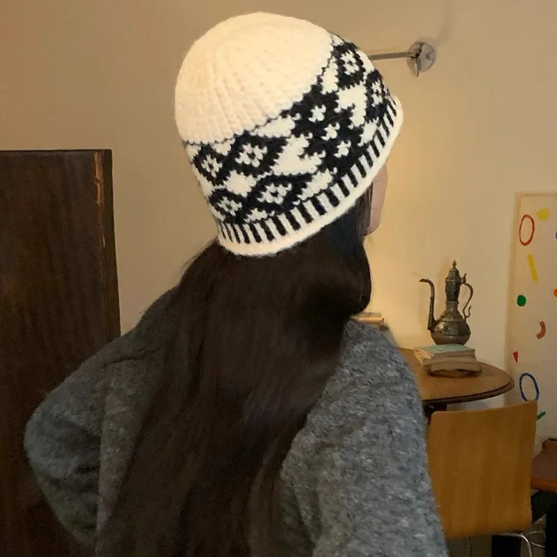 قبعة صوف صياد السمك المحبوكة ذات مربعات كلاسيكية مرصعة بالألماس للخريف والشتاء ملفتة للنظر صغيرة ومتعددة الاستخدامات