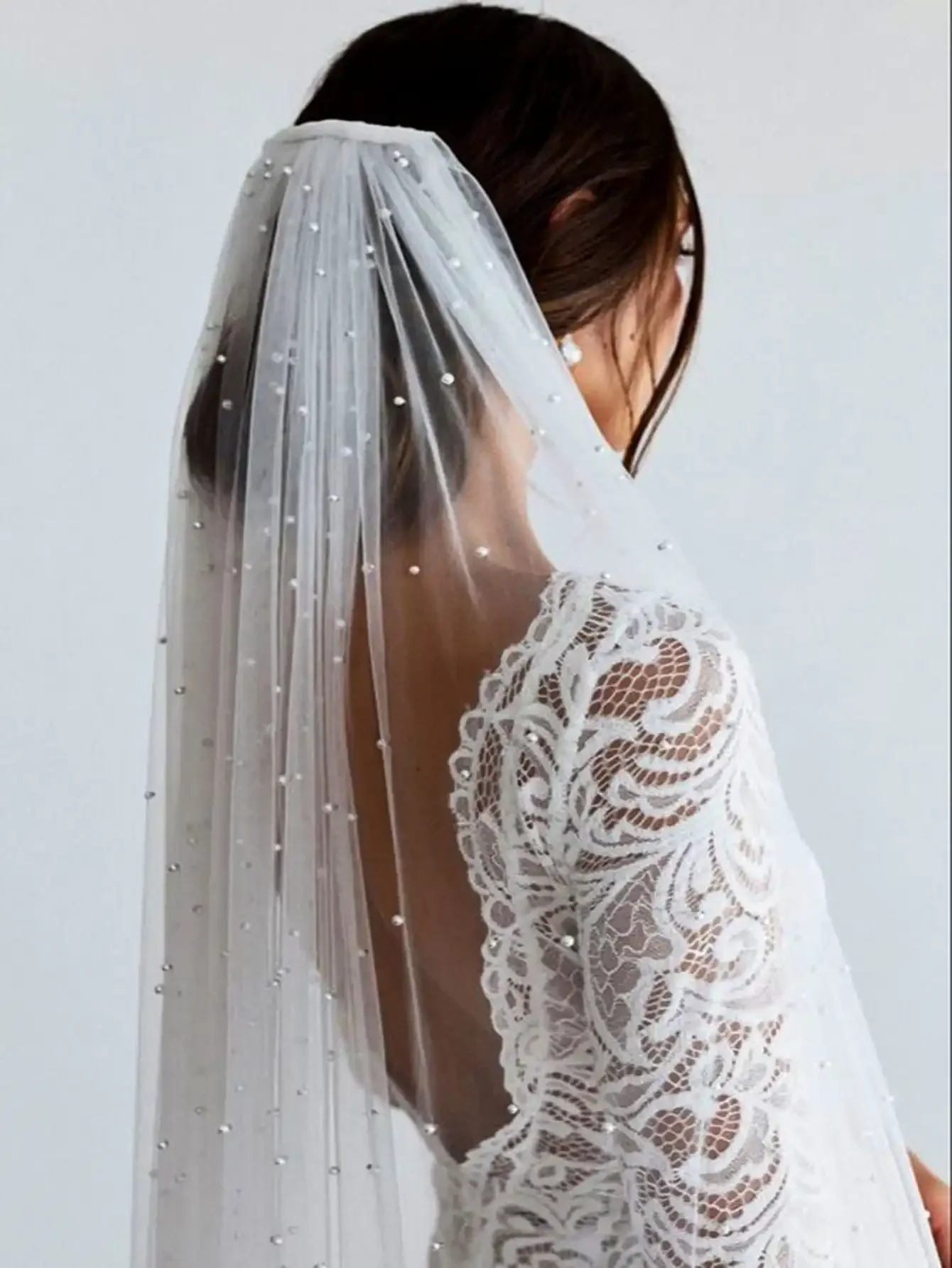 Hand-sewn Pearl Decorated Long Tail Soft Mesh Bridal Veil with Comb