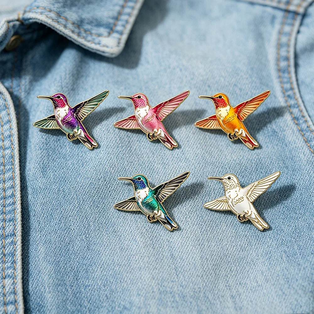 Dynamic Hummingbird Enamel Brooches Shiny Gradient Color Flying Bird Lapel Pins Delicate Animal Badges Dress Decor Gifts