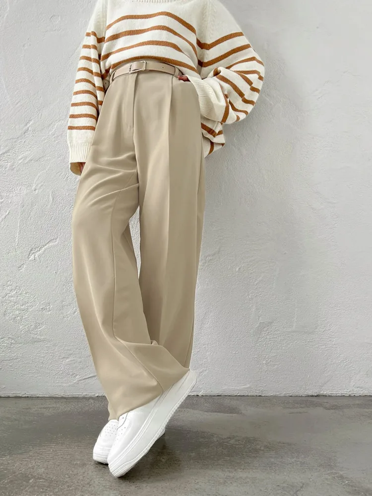 Calça Social Feminina HKSH Cor Sólida Plissada com Bolsos Reta Elegante Estilo Ins para Escritório Versátil Moda Urbana Nova Coleção Primavera 2026 HK19351