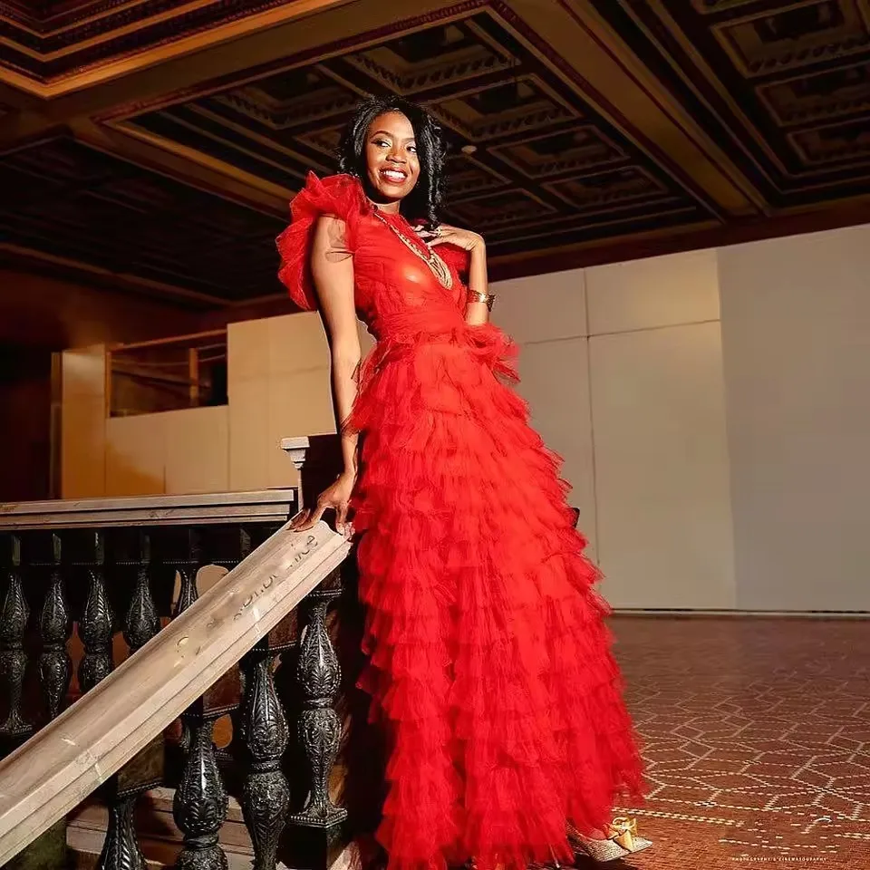 Gaun Prom Aso Ebi Panjang Merah Elegan Gaun Liburan Musim Panas Putri A Line Berjenjang Tanpa Lengan Ruffle Gaun Pesta Malam Aso Ebi