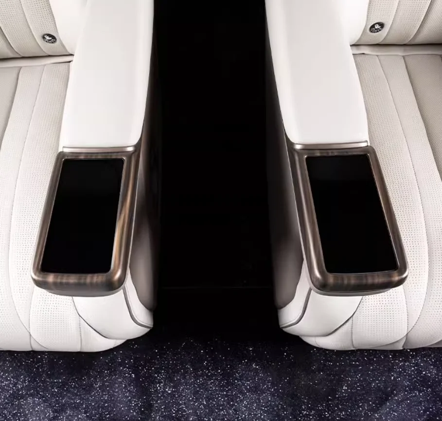 

Suitable for BYD DENZA D9 2024 ABS Middle row seat screen frame Roof air outlet Auto Parts Wood grain carbon fibre Peach wood