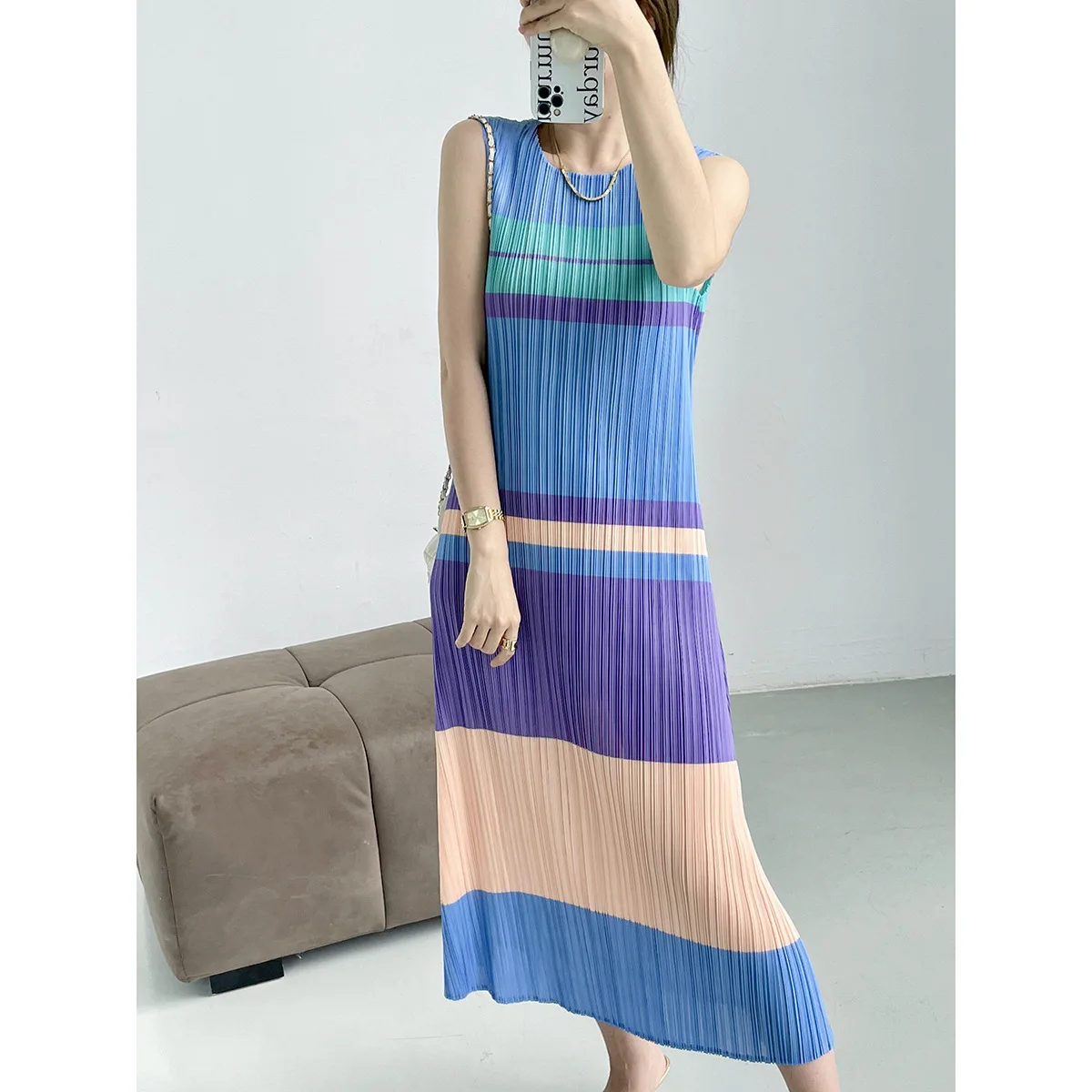 Vestido longo sem mangas slim fit de Miyake, vestido estilo doce, colorblock arco-íris, slim fit, verão, novo, Miyake, 2022