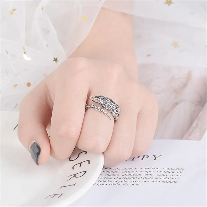 New Creative Retro Cute Animal 925 Sterling Silver Jewelry Personality Crocodile Exquisite Evil Fish Opening Rings R034