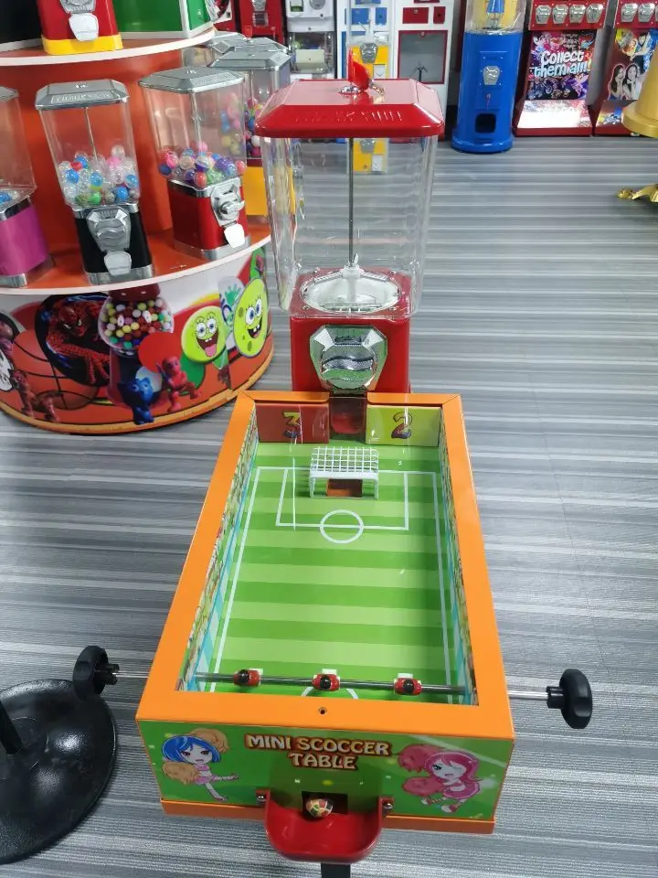 Mini máquina vendendo do futebol do único jogador, produto novo do projeto