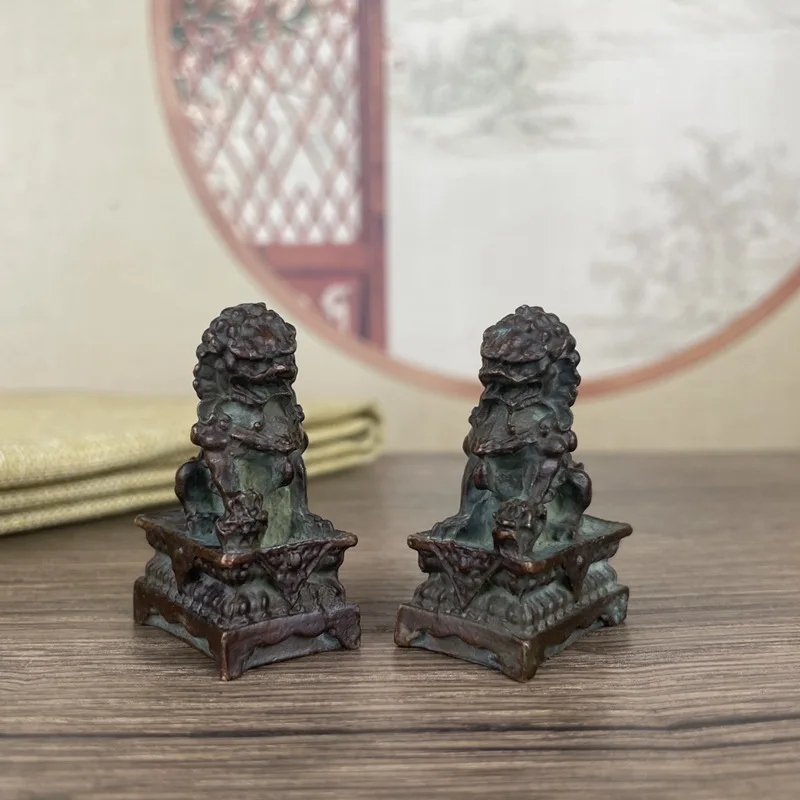 Antique-style lion pair for palace gates, home and office desktop decorations