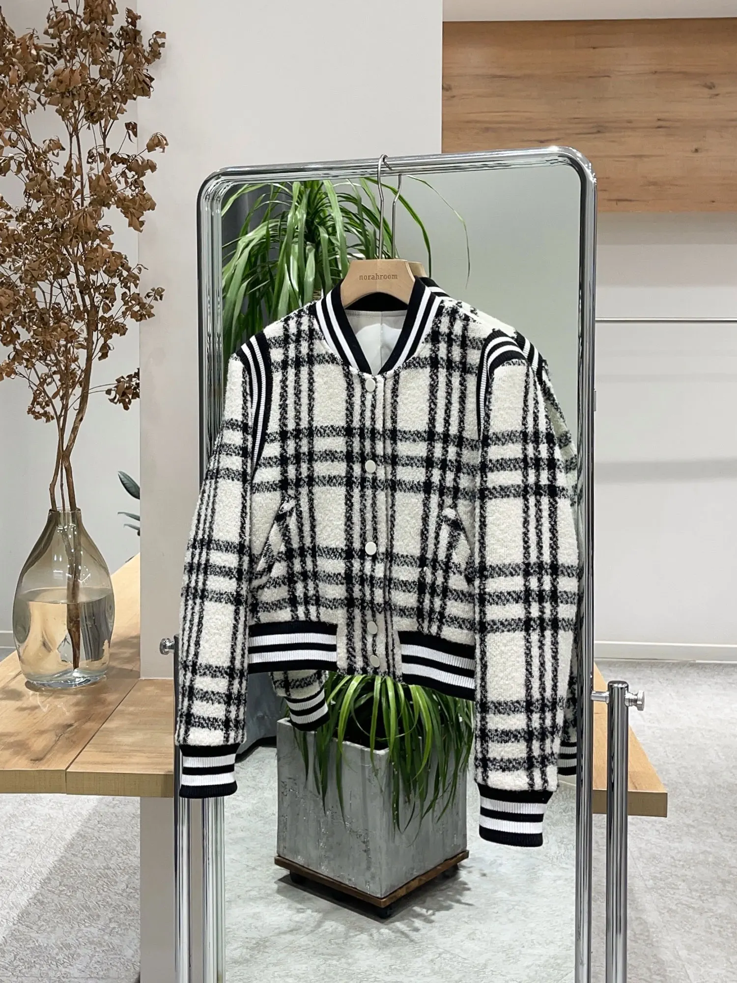 

Nok Xiaola Authentic National Brand 2024 Autumn New Sle Thi Woolen Plaid Baseball Jaet Outerwear Women's Faion