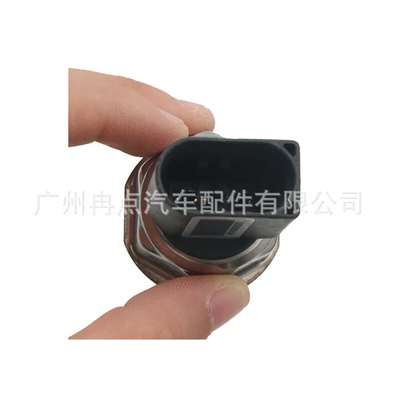 55PP07-01 For 2006-2010 Volkswagen Touareg Audi Kia Benz, Common Rail Pressure Sensor
