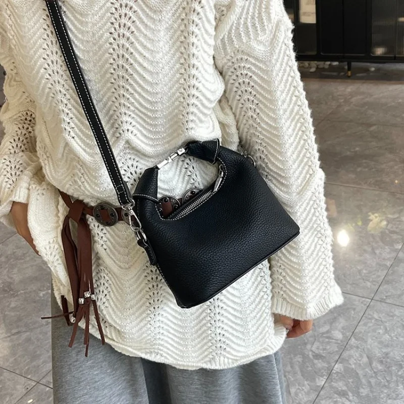 

Fashionable Leather Women's Handbag Luxury Brand Famous Designer Elegant Crossbody Vintage Daily Commuter Trendy Bag​