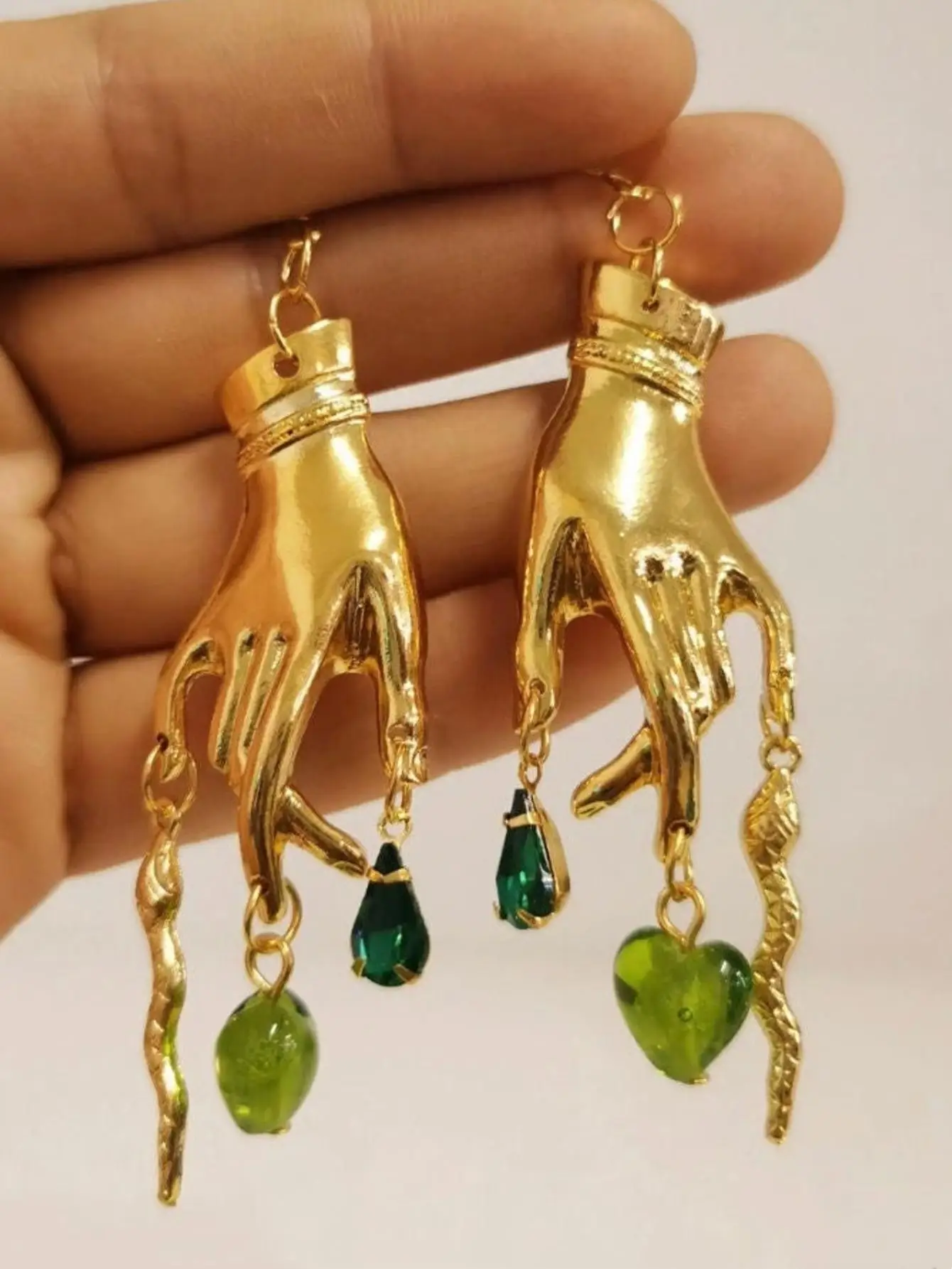 

Gold Holy Hand Earrings Fashion Pagan Witch Jewelry Accessories Gift Green Heart Crystal Mystery Snake Pendant Hand Ear Hooks