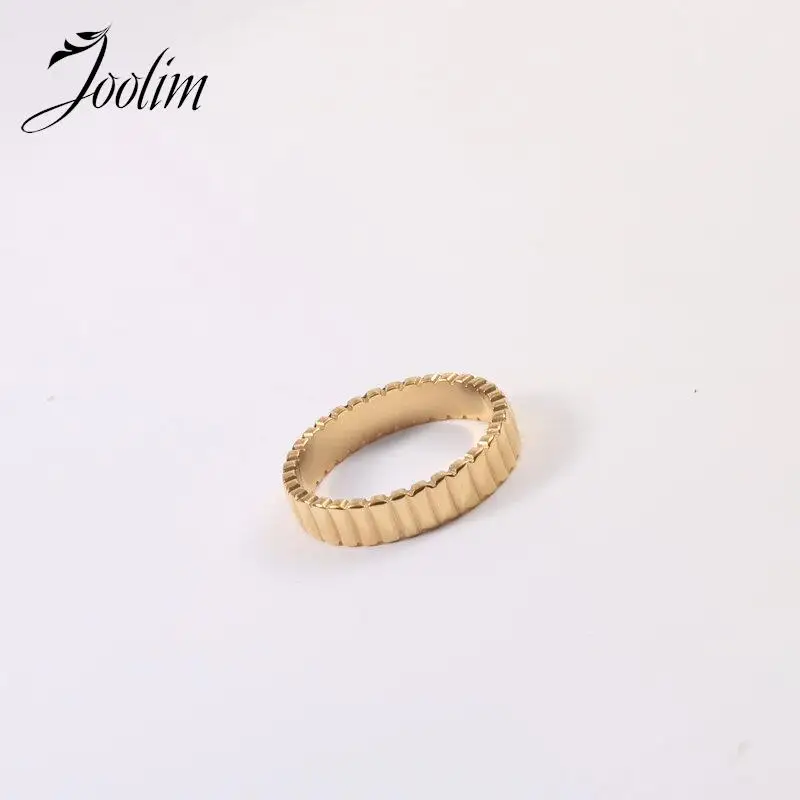 Joolim Jewelry Wholesale High End PVD Non Tarnish Fashion Narrow Pleated Stainless Steel Finger Ring for Women