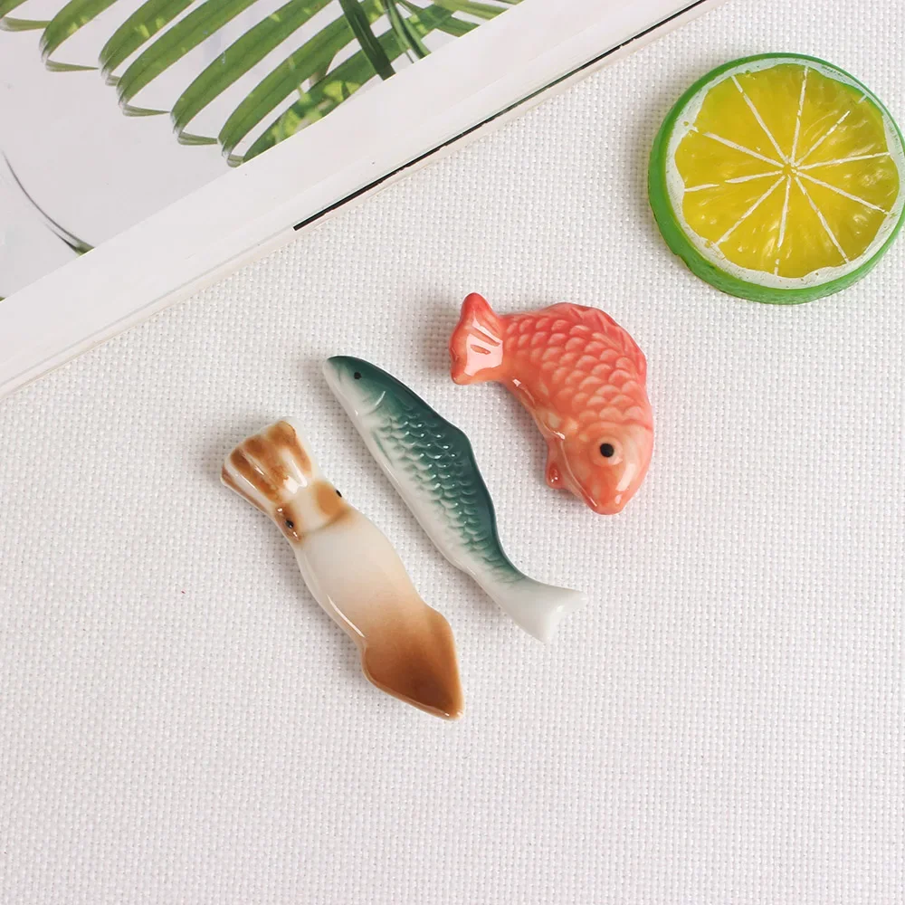 Fish-Shape Ceramic Chopsticks Holder Spoon Fork Rest Sushi Sticks Rack Shelf Chopsticks Holder Stand Rest Pillow Kitchen Utensil