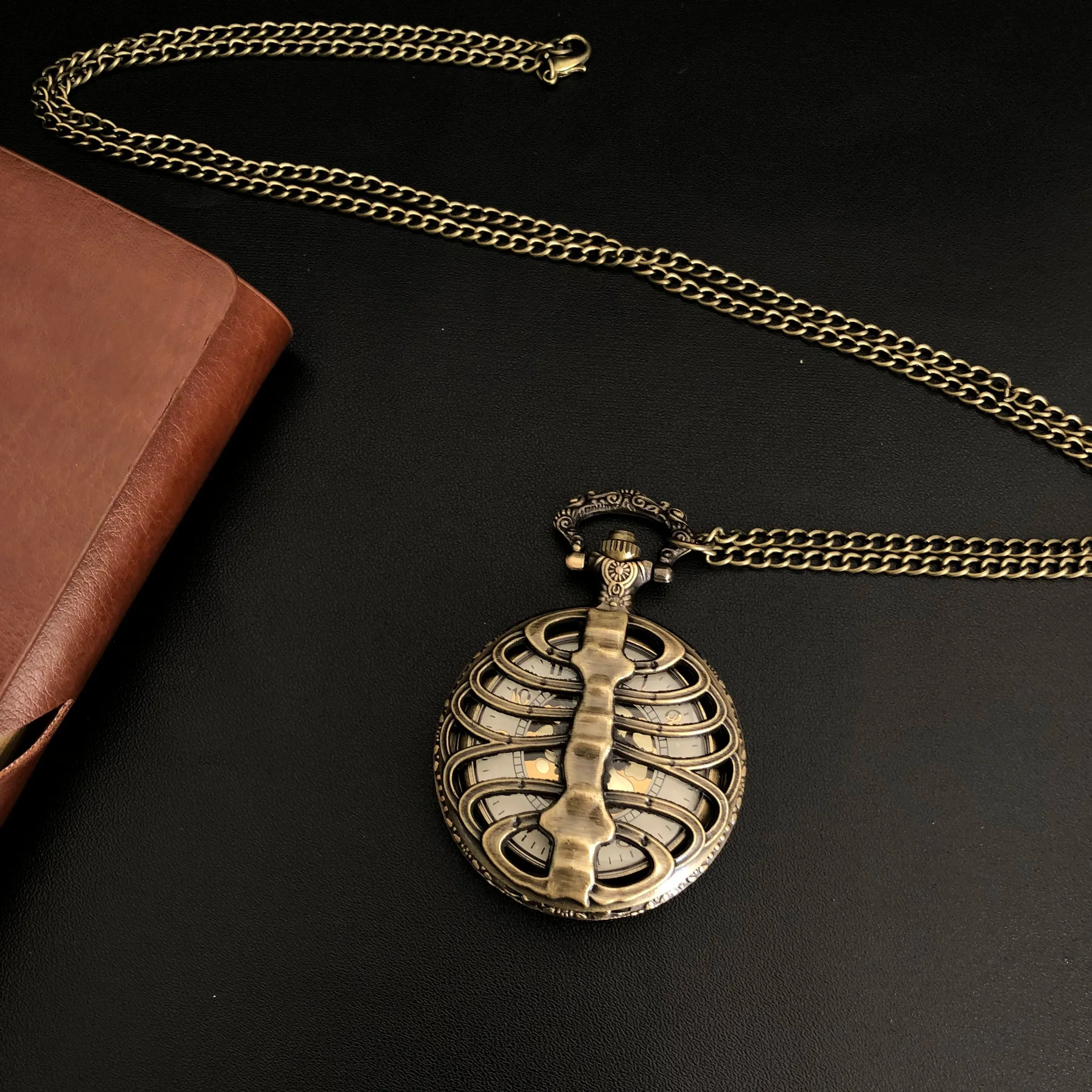 Exquisite Hollow Skeleton Design Quartz Pocket Watch Necklace Pendant Gifts for Man with Fob Chain Halloween Christmas Gift