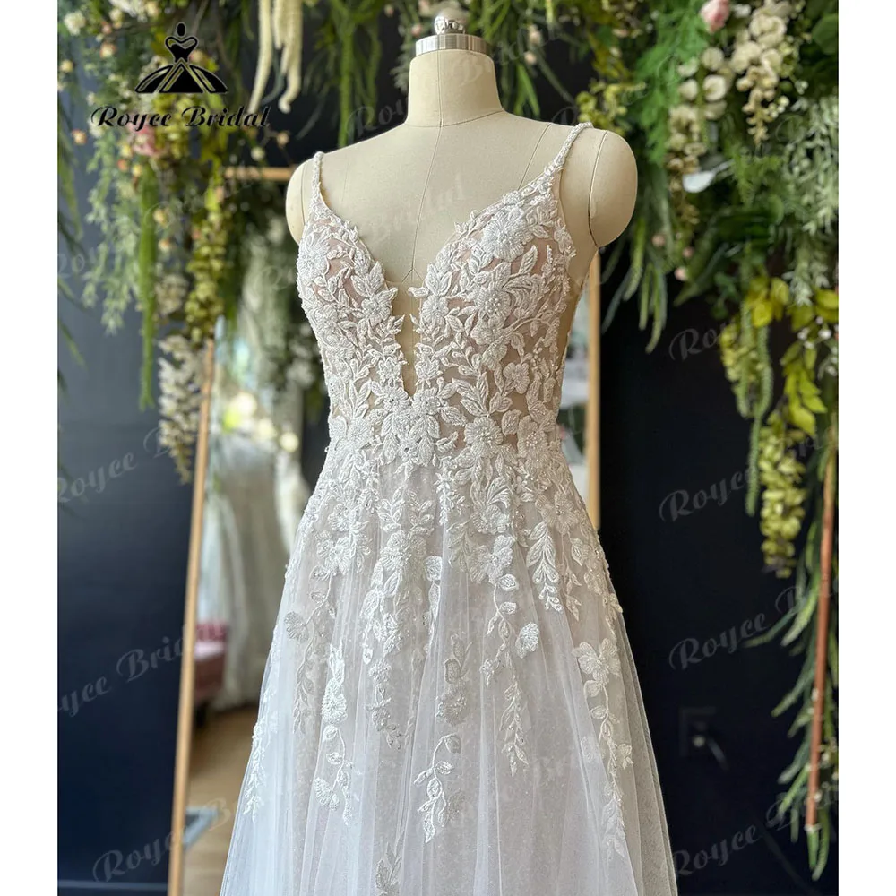 Luxury Plunging Lace Appliques Open Back Wedding Gown with V Neck Spaghetti Straps 2023 Bride Wedding Dress robe de soirée femme