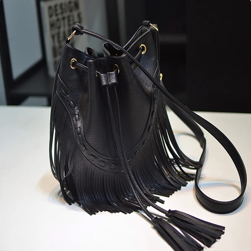 2024 New Casual Drawstring Large Capacity Versatile Tassel Bucket Single Shoulder Diagonal Trendy Women's Bag