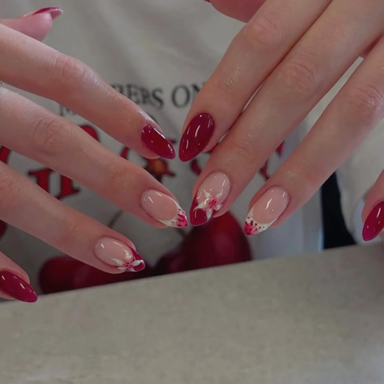 

Red Edge Flowers Almond False Nails Bowknot Pearl Snake Pattern Leopard Ripple Long Pointed Fake Nails Art Press on Nails Tools