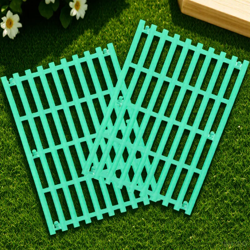 

2pcs Rabbit Cage Mat Green Plastic Bunny Shaped Hole for Hamster Guinea Pig Easy Clean Non Slip Pet Feet Pad