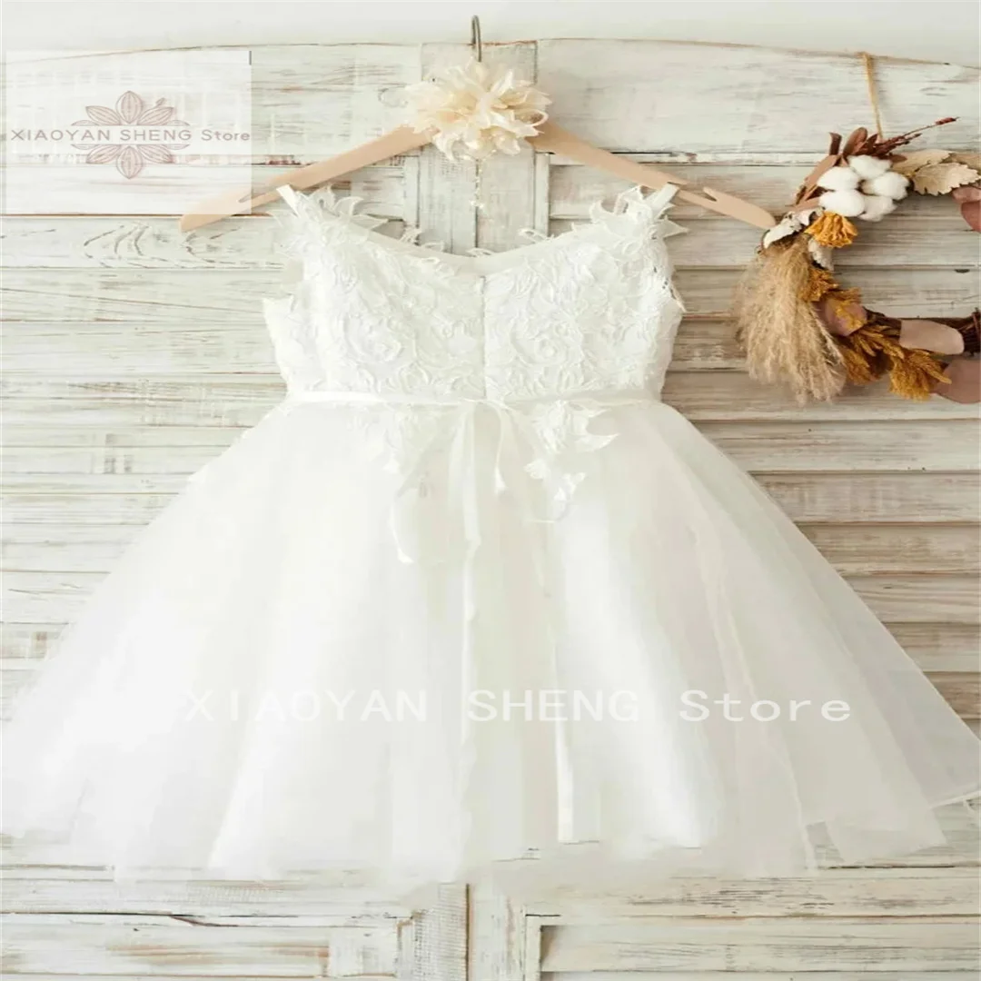 

Elegant White Lace Tulle Flower Girl Dress Features With V-neck Lace Appliques And Zipper Back Fit Wedding Party Birthday Gowns