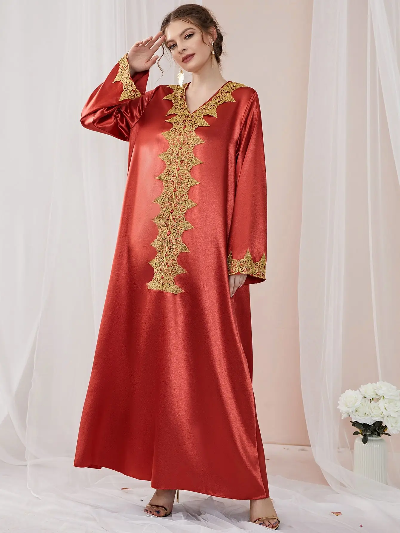 2025 جديد وصول OEM عباية المرأة فستان مسلم دبي طويلة الأكمام الخامس الرقبة زين فستان فضفاض المرأة المسلمة عباية