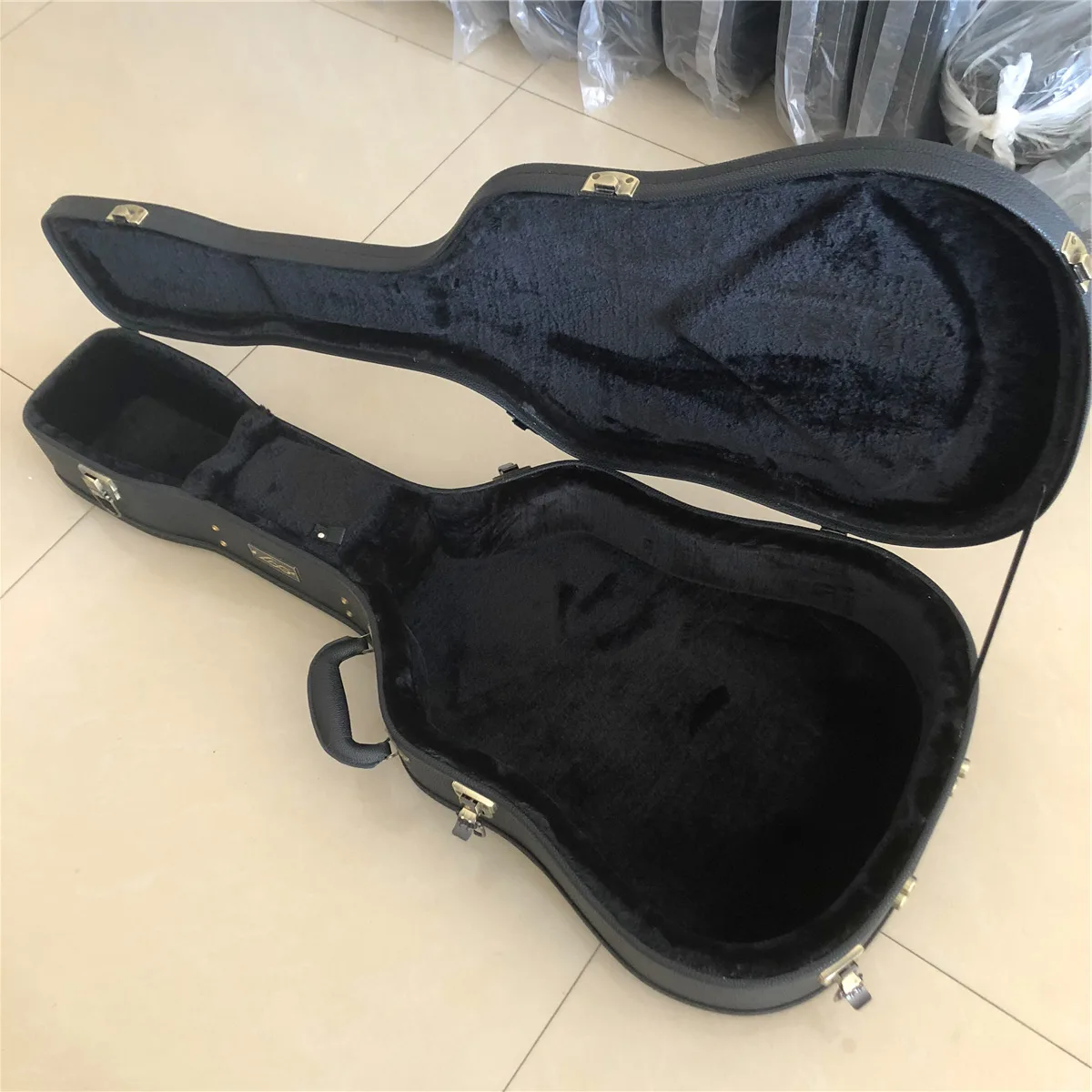 Black Hardcase for Acoustic Guitar