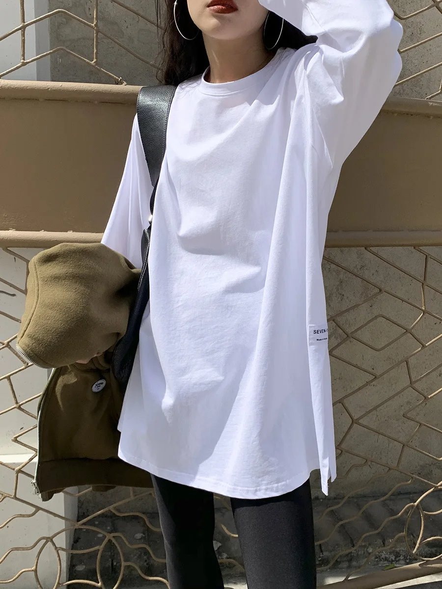 Damen-T-Shirt im koreanischen Stil, mit Rundhalsausschnitt, langen Ärmeln, lockerer Passform, mittellanger Länge, seitlichem Schlitz, Basic-Design, Oversize-Schnitt, lässiges, schlichtes Oberteil, ideal als Unterhemd. – Detail 7