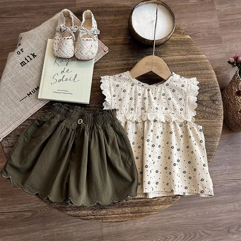 Girls' New Clothing Sets Forest Style Small Floral Lace Edge Sleeveless Top+Wave Shaped Shorts Set Baby Girl Clothes
