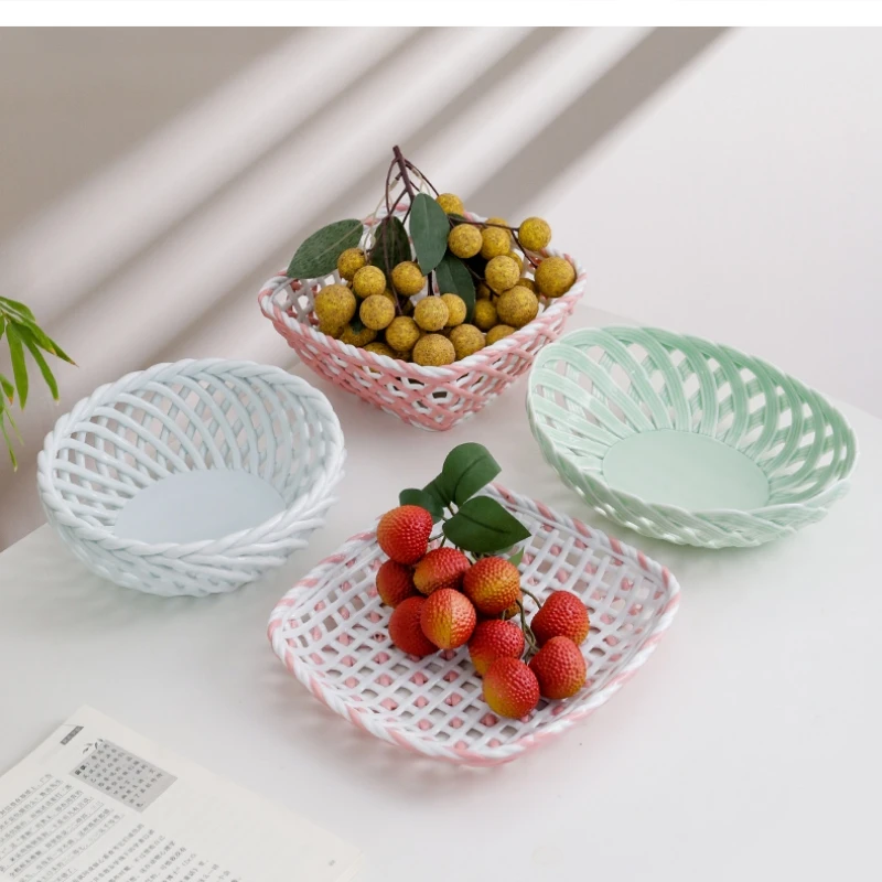 

маленькая керамическая подготовка закусок, украшение стола комнаты