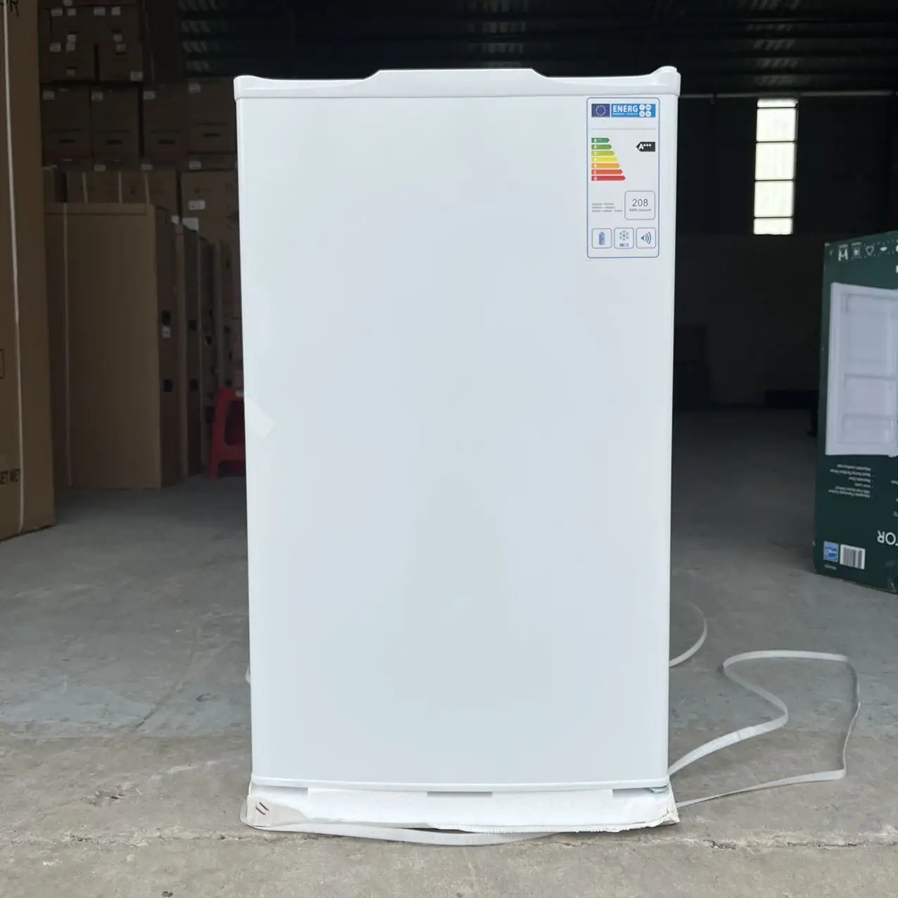 Refrigerador de porta única com caixa de freezer na parte superior, refrigeração direta, 4,4CUF 120L, cor branca, 110-220V, 50/60HZ, ampla fonte de alimentação