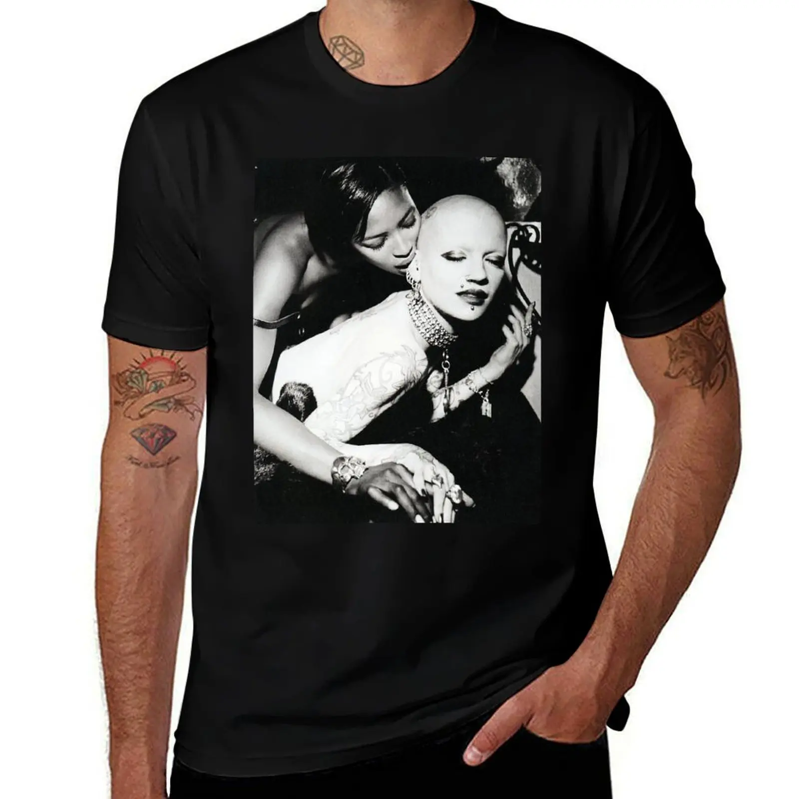 

Naomi Campbell and Polly Fey, for i-D magazine T-Shirt Summer Casual Loose T-Shirt