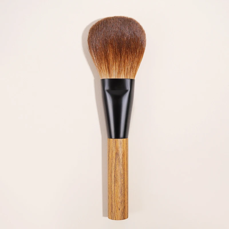 

Yizhibi professional hand-made makeup brush big face brush pure red fox hair tiger skin tan handle.