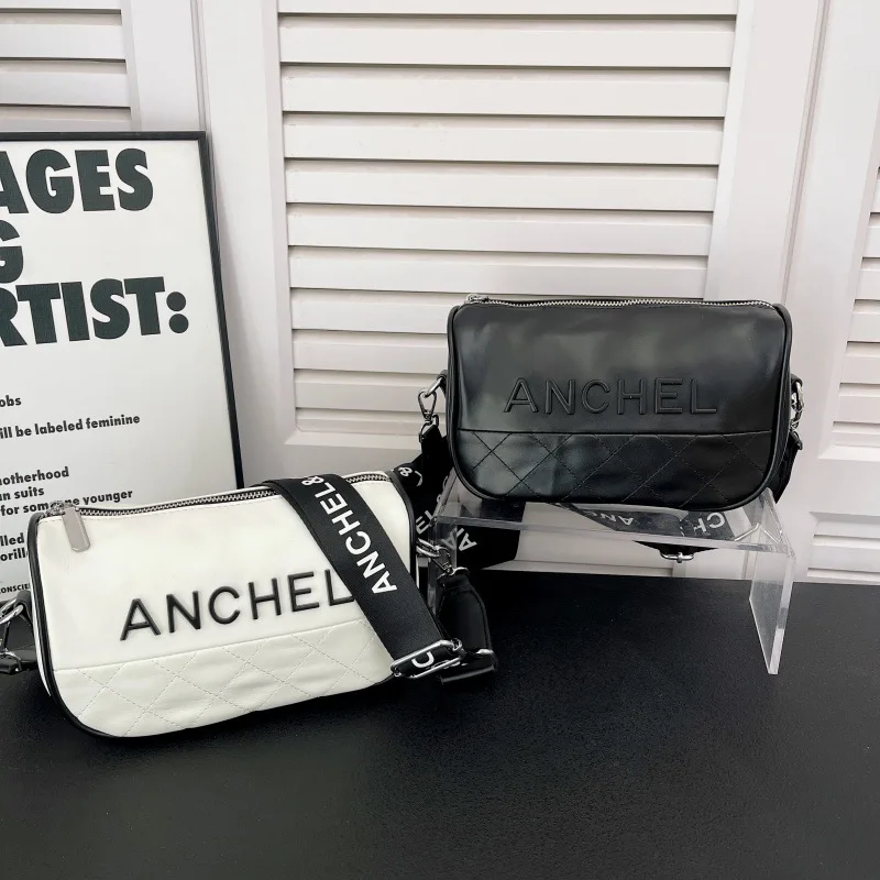 

New in 2025! Stylish Women's Crossbody/Shoulder BagTrendyCasualHighend LookWideStrap, Niche Letter - Decorated, Small Square Bag