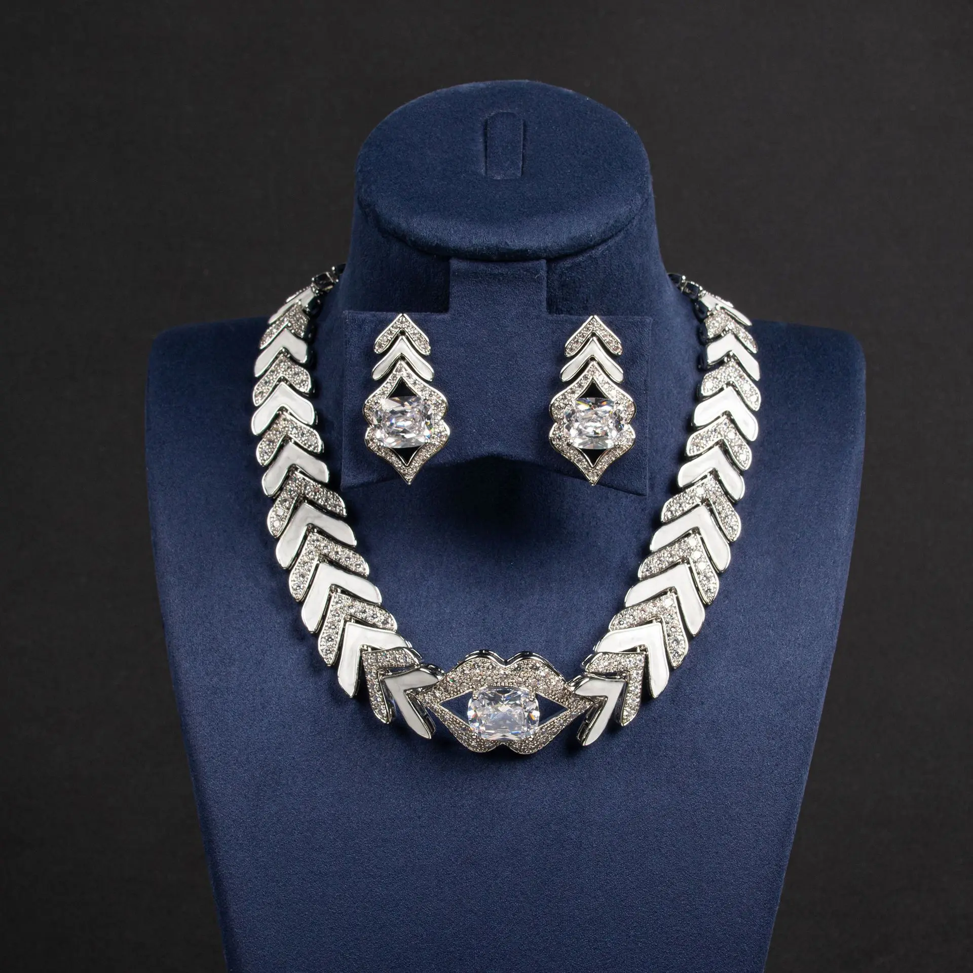 

Romantic Fashion Lips Zirconia Ladies Jewellery Necklace Earrings Set Dress Party Evening Graduation Wedding Accessories M-302
