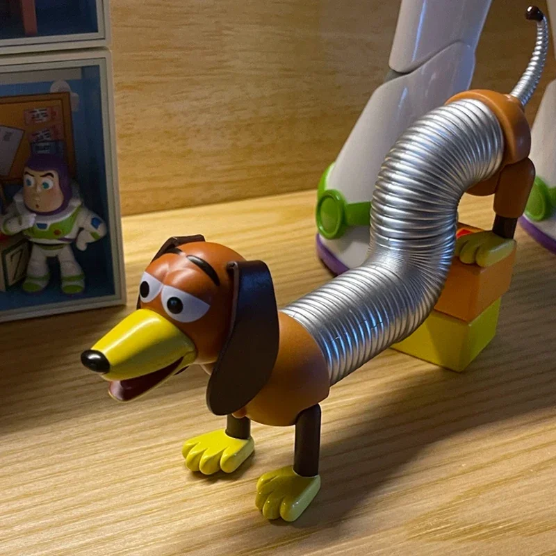 Seife Studio Disney Spielzeug Geschichte Sammlung schleichenden Hund magnetische Puppe Büro Desktop-Ornamente Erwachsenen Geburtstags geschenke