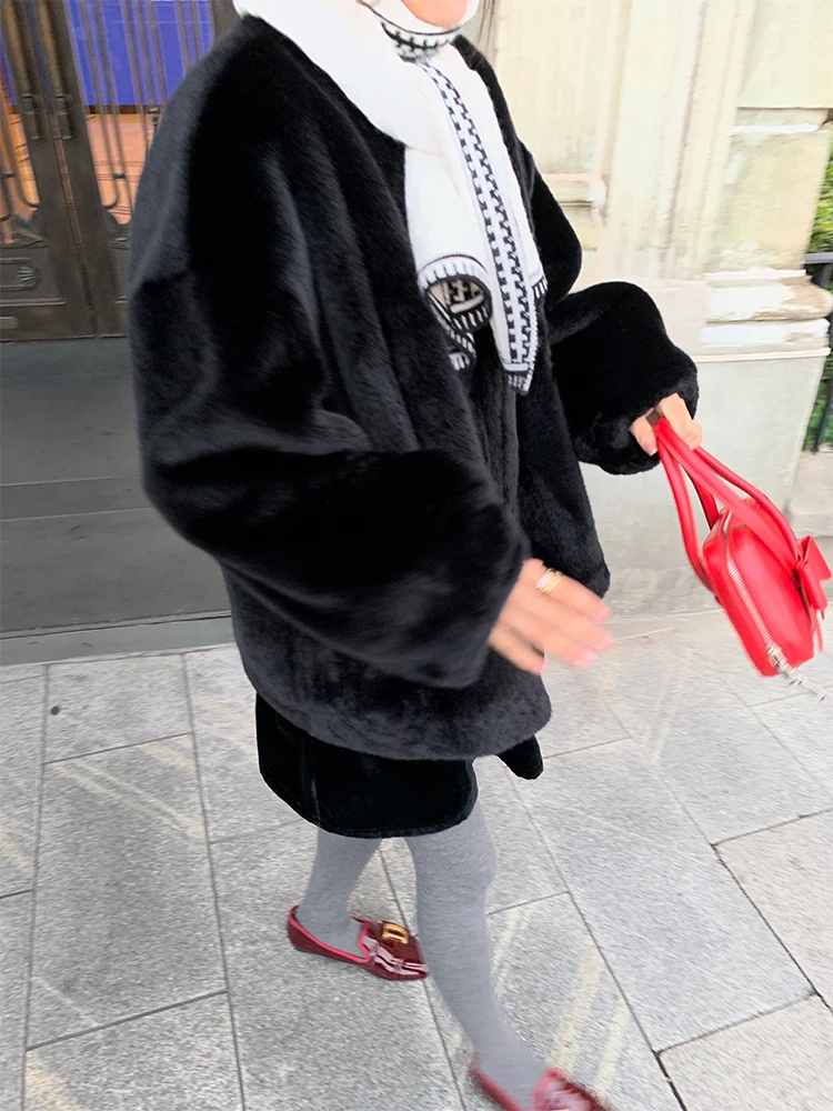 Ekologiczny płaszcz ze sztucznego futra damski 2024 nowy design unikalny mały rozmiar skóra ekologiczna i futro odzież wierzchnia długi płaszcz