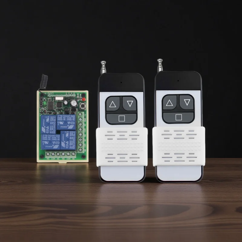 

Радиочастотный пульт дистанционного управления с 3-канальным приемником DC12V/24V для ворот, электрических дверей, освещения и электрических приводов.