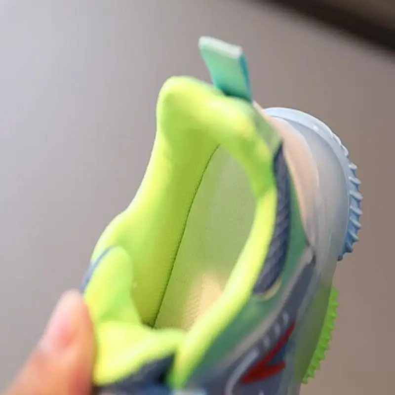 Size 21-30 Children LED Sneakers With Light Up Sole Baby Led Luminous Shoes For Girls /Glowing Lighted Shoes For Kids Boys Tenis