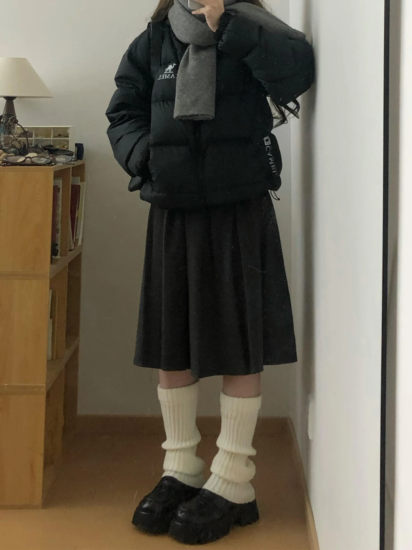 秋冬の華やかなプラスサイズハーフスカート、Aラインプリーツウールスリムミディスカート、女性向け、体型を美しく見せる通勤スタイル