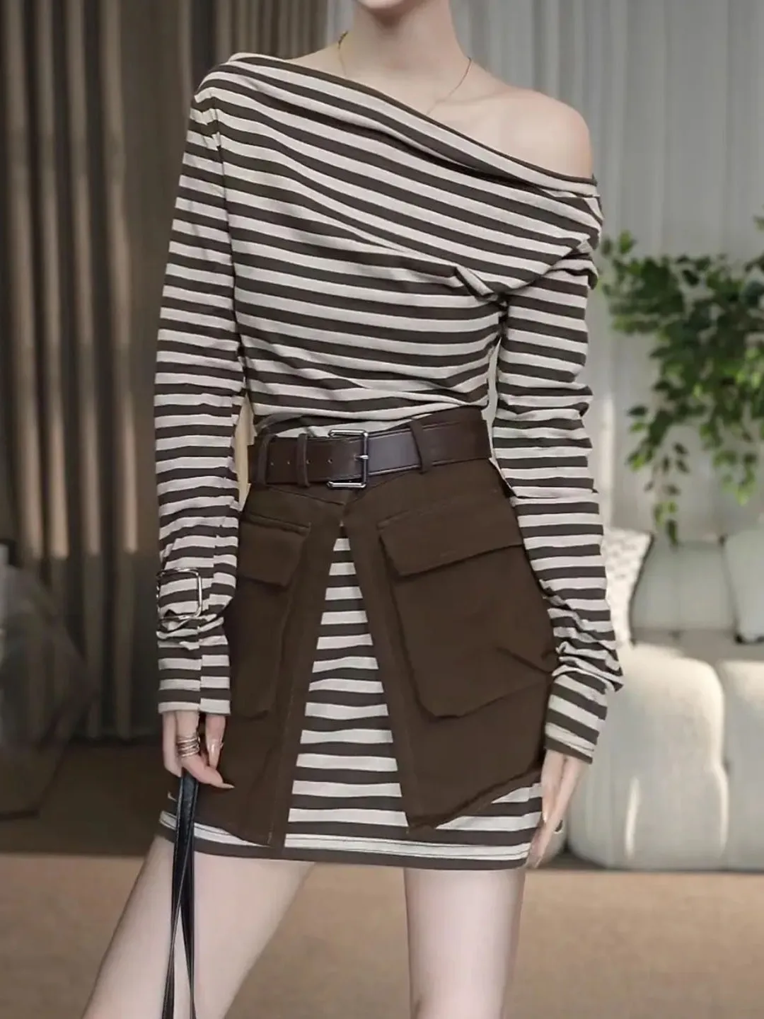 

Модный корейский комплект с открытыми плечами и боковым воротником, короткая юбка, женский, для ранней осени, с завышенной талией, А-силуэт, из смесового хлопка