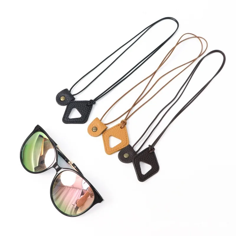 New PU Leather Anti Slip Hanging Rope Portable Neck Hanging Sunglasses Storage Bag Triangular Leather Beach Mirror Holder